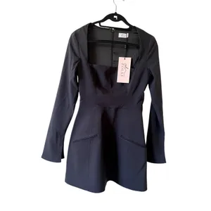 Oh Polly Taesha Square-Neck Structured Tulip Mini Dress Black Size 4 New CLM thumbnail 4