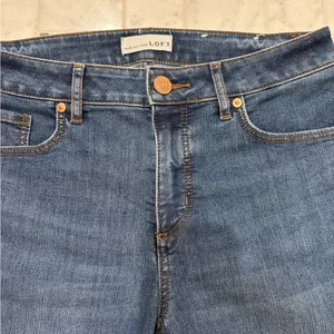 LOFT Curvy Skinny Jeans thumbnail 3