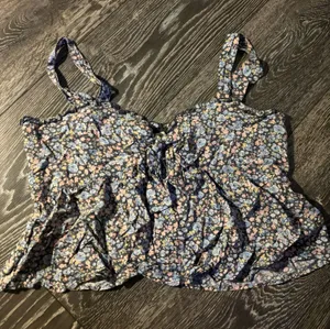 American Eagle Crop Top thumbnail 1