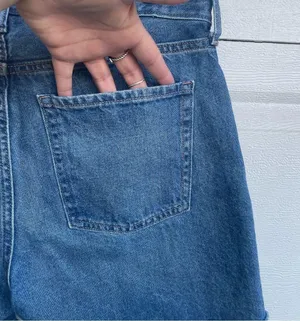 Old Navy Womens Shorts Blue Distressed Denim High Rise Slouchy Cut Off Size 12 thumbnail 5