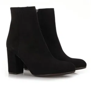 Via Roma Black Suede Ankle Boot 2.5’ Heel Black Womens Size 8 EUC thumbnail 1