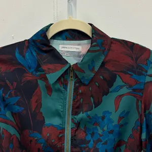 NWT Urban Outfitters Floral Leaf Print Floral Zip Up‎ Satin Cropped Bomber XS thumbnail 6