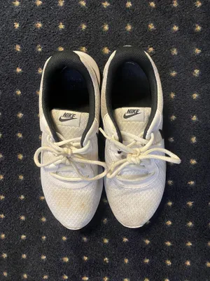 White Sneakers thumbnail 2