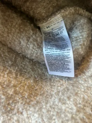 Old Navy Women’s Sherpa Pullover size m thumbnail 3