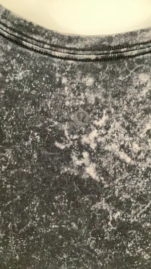 Lululemon Top In Cloudy Wash Black thumbnail 2