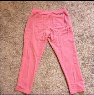 FIGS Women’s Yola High-Rise Slim Scrub Pants in Limited Edition Quartz Size XL/T thumbnail 8