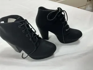 Womans New Bella Marie Goldie Platform Ankle Bootie Size 7.5 Black Lace Up thumbnail 1