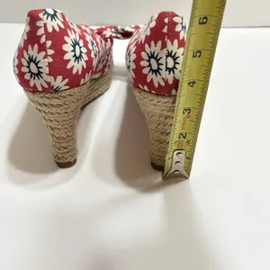 Tory Burch Dory Red Floral Canvas Peep Toe Wedge Espadrilles Size 7.5 Beachy thumbnail 4