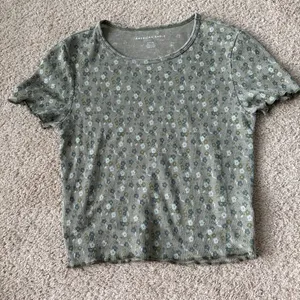 American Eagle Outfitters Green Crop Fitted Short Sleeve T-Shirt thumbnail 1