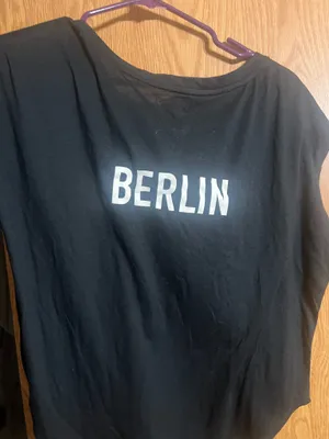 Women’s Nike size med Berlin shirt thumbnail 2