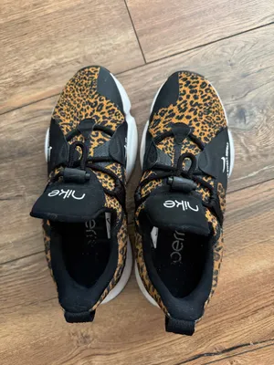Nike Leopard Sneakers thumbnail 7