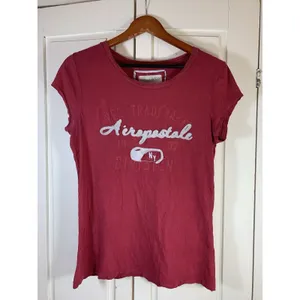 Vtg Y2K Aeropostale NYC T Shirt Womens Size‎ XL Retro Red Distressed Cap Sleeve thumbnail 3