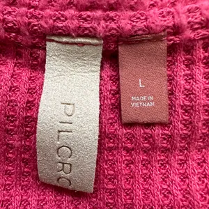 Anthropologie Pilcro Top Ruffled V-Neck Shirt Waffle Knit Raspberry Pink L thumbnail 9