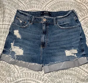 Hollister Shorts thumbnail 1