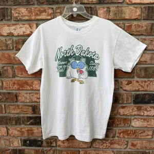 Brisco NEW North Dakota Graphic Tee Knows How To Lick Size Medium thumbnail 7