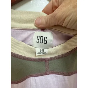 BDG Colby Seamed Colorblock Relaxed 90's Retro Relaxed Long Sleeve Tee, L thumbnail 5