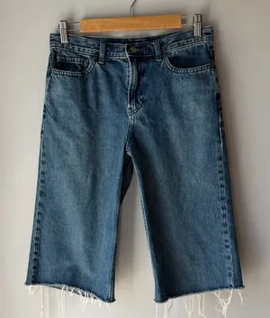 UNIQLO 90s Style Cut Offs 3/4 Denim Shorts thumbnail 1