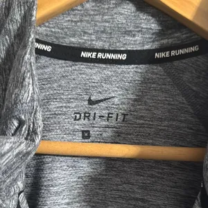 Nike Heathered Gray Long Sleeve Pullover thumbnail 4