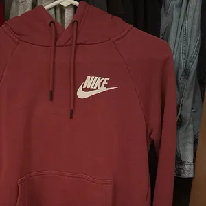 Nike hoodie thumbnail 2