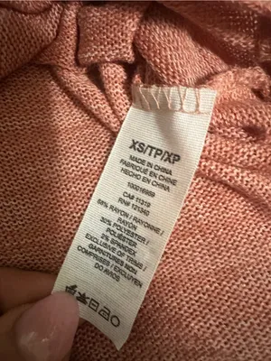 Garage Rose Pink V‑Neck Knit Sweater with Front Pockets thumbnail 2
