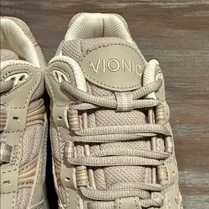 Vionic Walker Classic Orthotic Walking Shoes Stone‎ Taupe Size 5 NWOB Comfort thumbnail 8