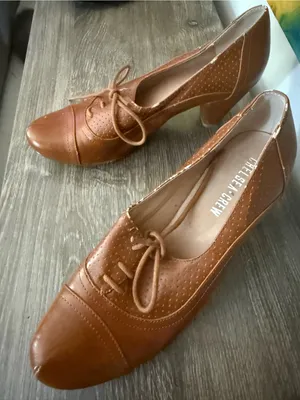 chelsea crew Brown Lace-Up Mid Heel Pumps thumbnail 1