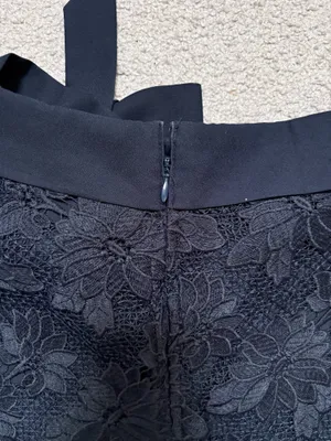Banana Republic Limited Edition Navy Lace Overlay Bow-Shoulder Sleeveless Blouse thumbnail 7