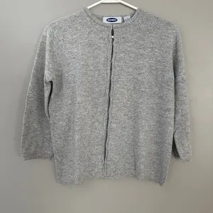 Women’s Old Navy Gray Solid Knit Button Front Round Neck Cardigan Sweater S thumbnail 1
