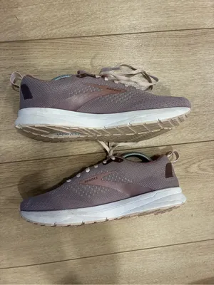 Brooks Women’s Revel 4 Road Running Shoe Metallic Almond Primrose Size 7 thumbnail 3