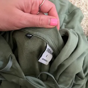 Gymshark X Whitney Simmons Cropped hoodie Size Small thumbnail 3