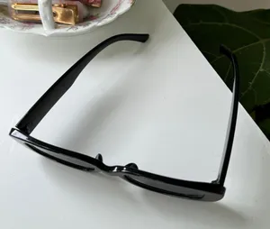 Urban Outfitters Sunglasses thumbnail 2