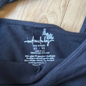 Black Cropped Tank Top thumbnail 2