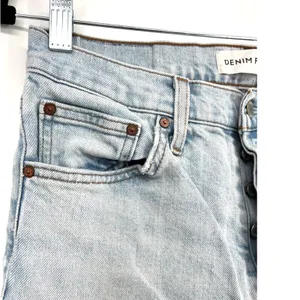 Aritzia Denim Forum The Arlo High Rise Straight Jeans Size 29 Light Wash GUC thumbnail 2