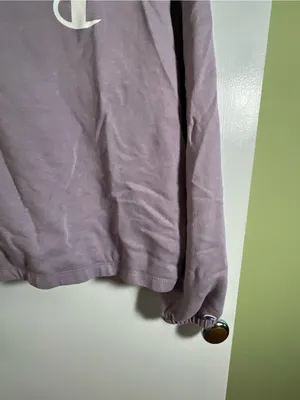 Champion Women’s Size Medium Boxy‎ Cropped Sweatshirt V-Neck Smoked Lilac Purple thumbnail 5