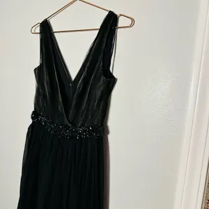 Badgley Mischka Black pleated Tulle Chiffon V-neck Gown size 2 thumbnail 12