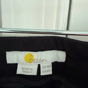 Boden Chino Pants Black High Rise Straight Leg Size 6 Pockets Workwear Office thumbnail 5