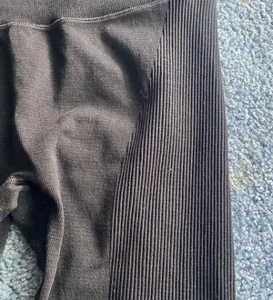 Lululemon Leggings Black with rubbing details thumbnail 5