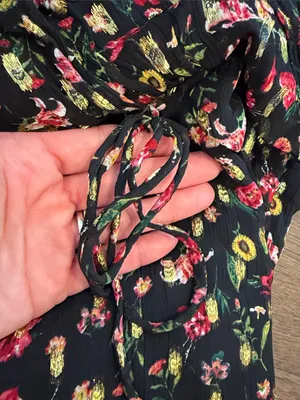 J. Crew Ruffleneck Top in Midnight Vintage Size Small - C36-068 thumbnail 11