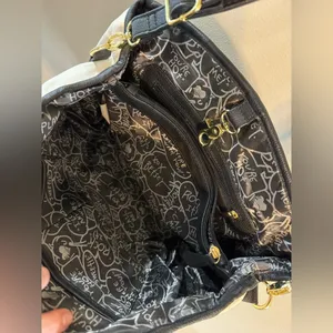 Betsey Johnson Neon Yellow Heart Purse thumbnail 4
