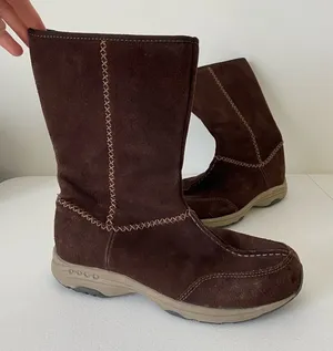 EUC |‎ Easy Spirit women’s brown suede boots — size 8 thumbnail 1