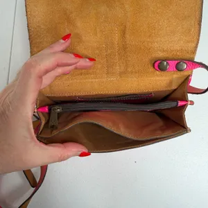 Patricia Nash Torri Hot Pink Leather Small Crossbody Purse Bag Distressed Wallet thumbnail 10