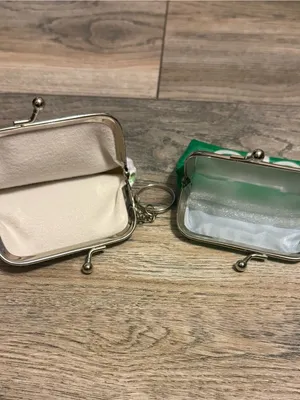 NEW Set of 2 St. Patrick's Day Irish Shamrock Kiss-Lock Coin Pouches Wallets thumbnail 3