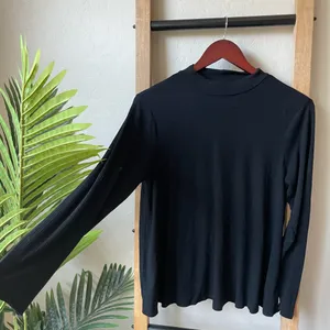 Old Navy Black Luxe Ribbed Long Sleeve Top thumbnail 2
