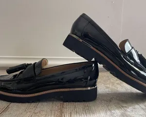 Women’s Carolynn Black Patent Lug Sole Loafers Tassels Size 10 thumbnail 7