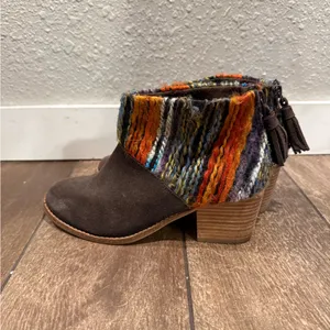 TOMS Leila suede‎ yarn chocolate booties ankle boots Size 6.5 thumbnail 4