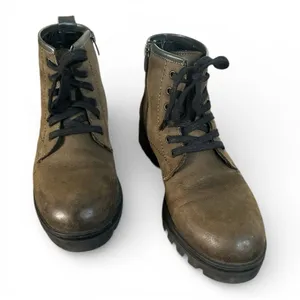 Scoo Green Leather Lace Up Ankle Boots Size 7.5 Lug Sole edgy indie combat boots thumbnail 1