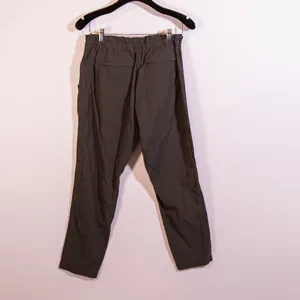 Athleta Women's Trekkie Paper Bag Mid Rise Straight Leg Water Resistant Pant 8 thumbnail 4