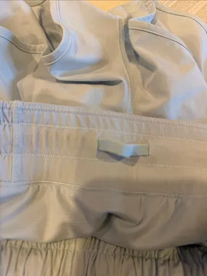 Lululemon Hotty Hot Shorts Low Rise 2.5” Pale Grey Size 2 thumbnail 7