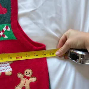 Vintage Laura Scott Christmas Sweater Vest Large Green Red Santa Gingerbread thumbnail 5