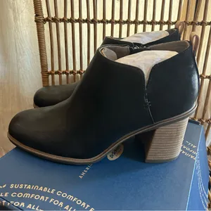 Dr. Scholl’s Roxanne Black Ankle Booties Boots Heel Faux Leather NEW‎ Size 11 thumbnail 4
